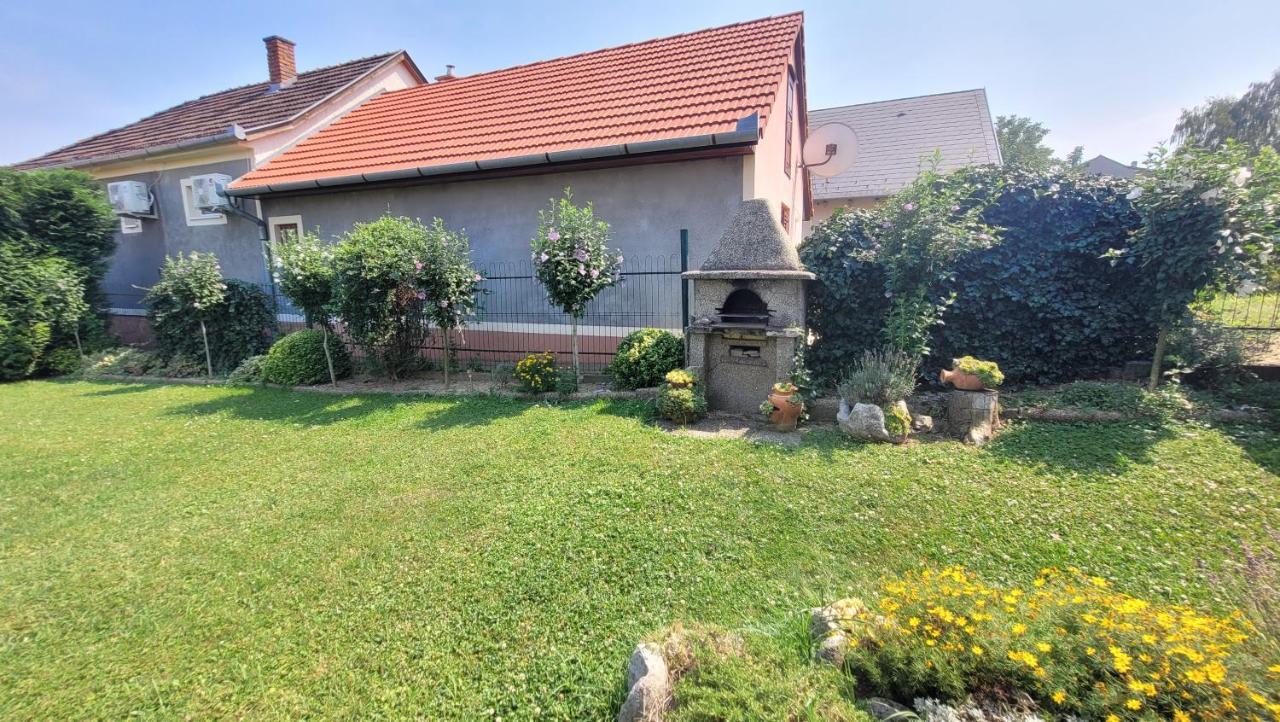 Zoltan Nyaralo Apartment Zalakaros Bagian luar foto
